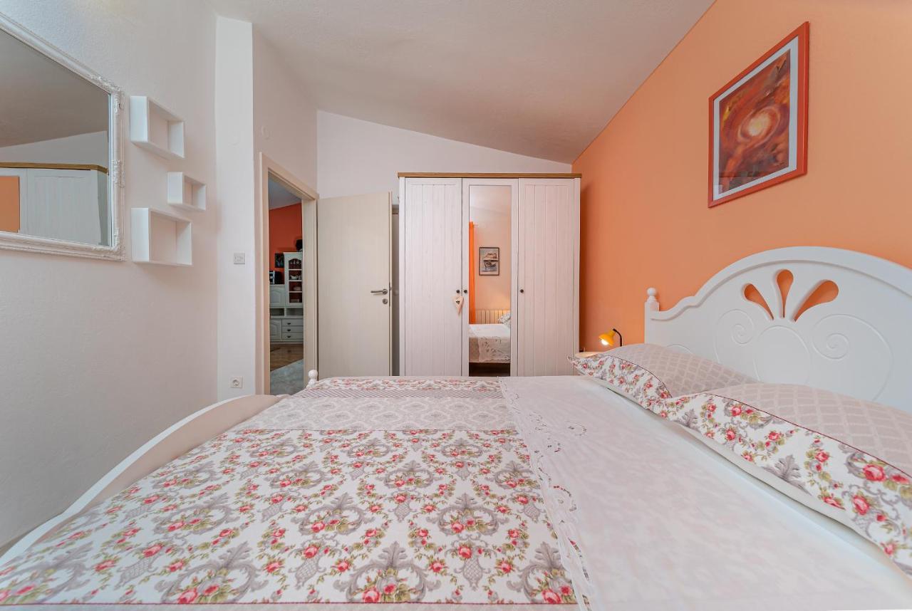 Apartments Villa Lilla Baška Voda Eksteriør bilde