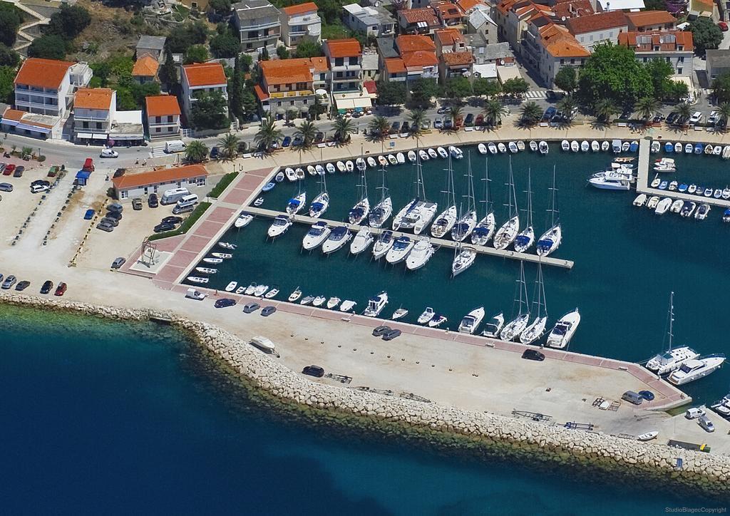 Apartments Villa Lilla Baška Voda Eksteriør bilde