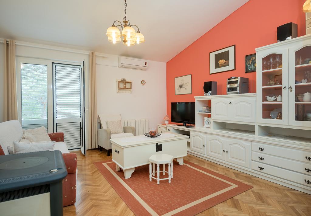 Apartments Villa Lilla Baška Voda Eksteriør bilde