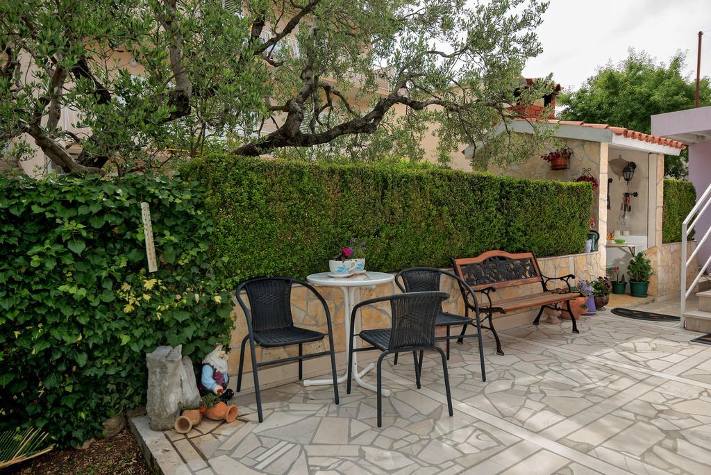 Apartments Villa Lilla Baška Voda Eksteriør bilde