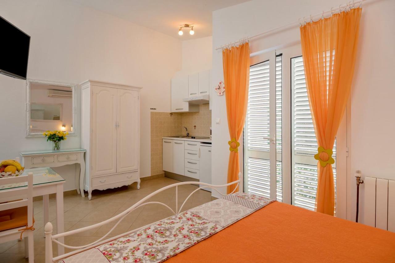 Apartments Villa Lilla Baška Voda Eksteriør bilde