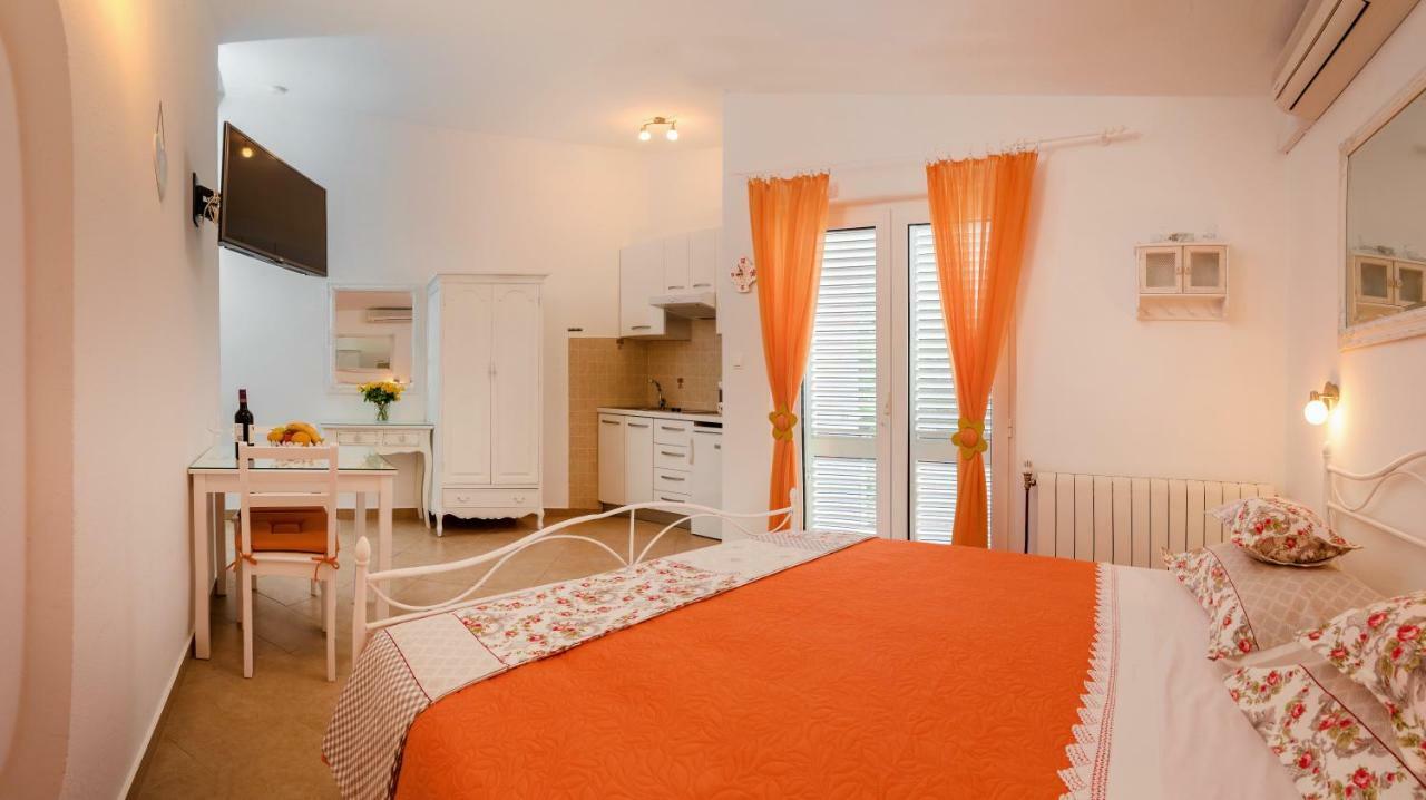 Apartments Villa Lilla Baška Voda Eksteriør bilde